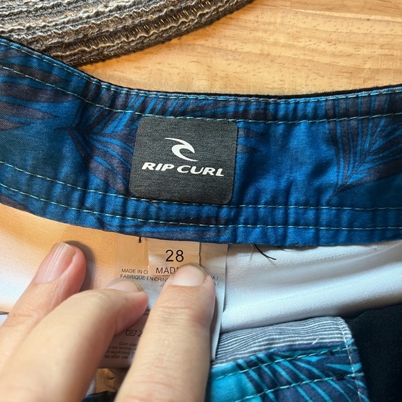 Rip curl swim trunks - Picture 7 of 11